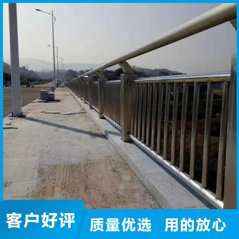 不锈钢复合管护栏热镀锌立柱大量现货应用范围广泛