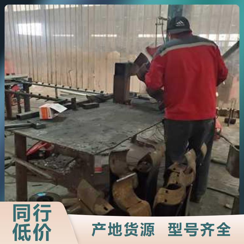 不锈钢复合管护栏_国道抗冲击围栏工程施工案例当地货源