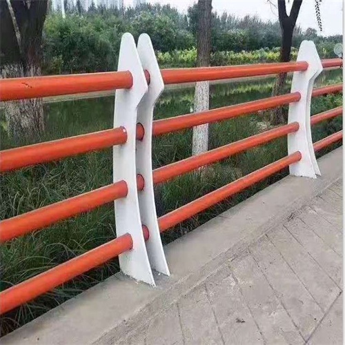 发货及时的三横梁护栏公司