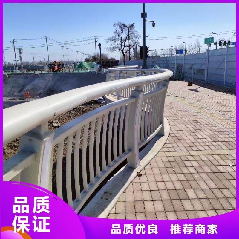 仿木纹河道护栏栏杆不锈钢河道栏杆生产基地厂家拥有先进的设备