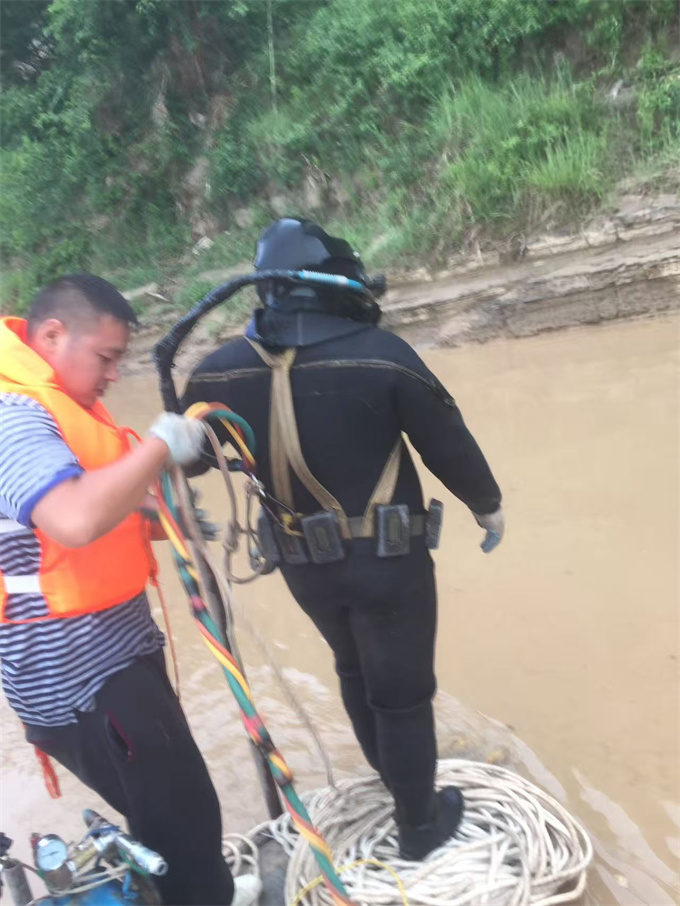 水下堵漏维修管道经验丰富