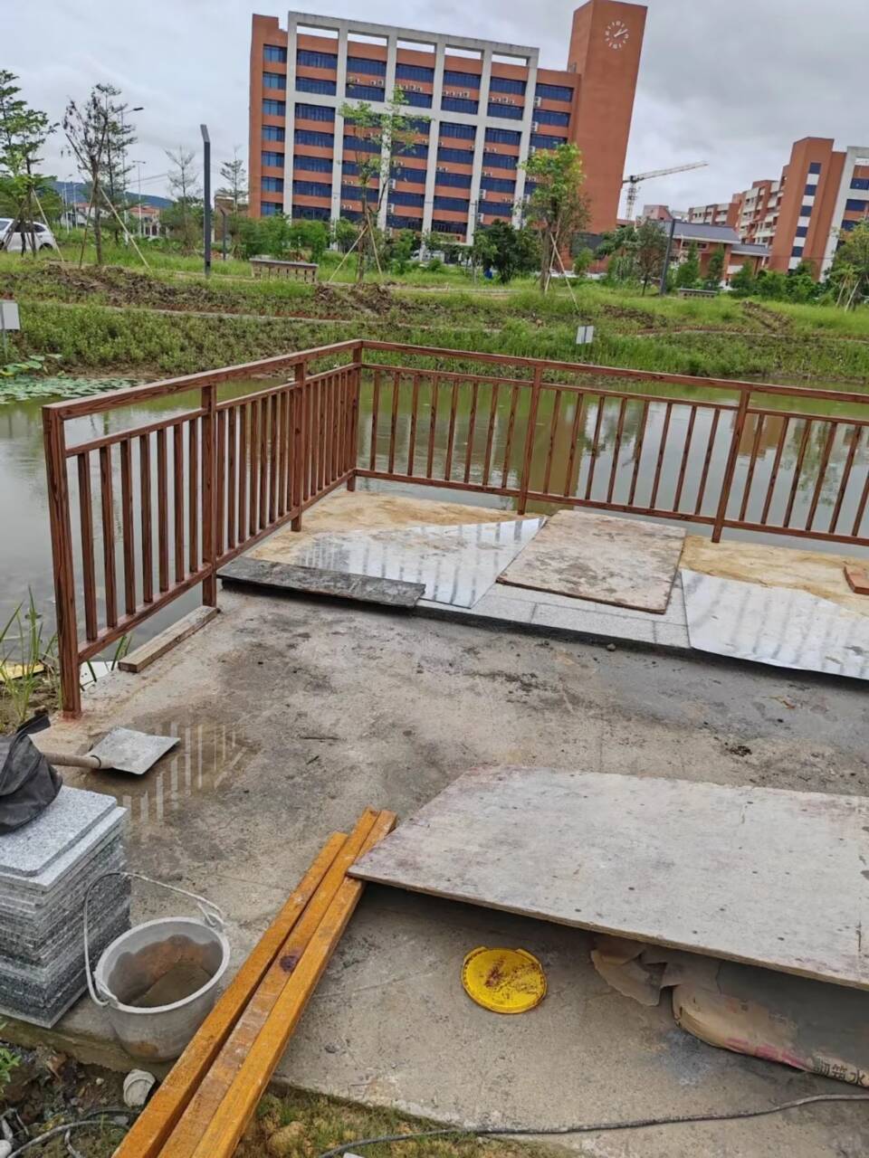 不锈钢仿木纹漆包工包料源头工厂