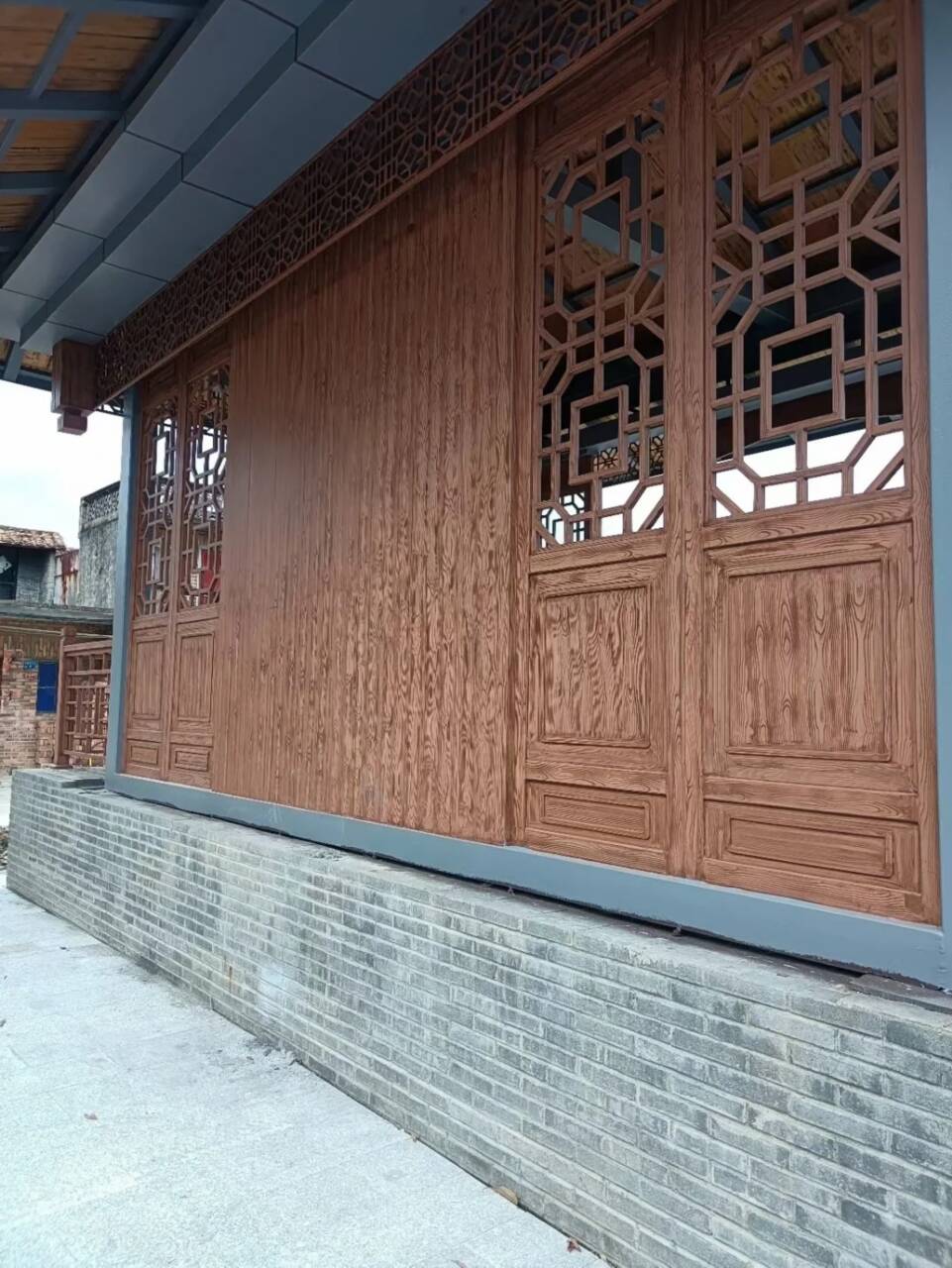 栈道护栏木纹漆包工包料多少钱
