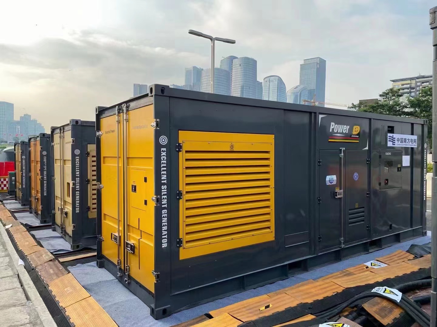 200KW发电机出租租赁400KW发电机电缆线出租UPS电源出租附近发电机出租厂家欢迎合作品质好