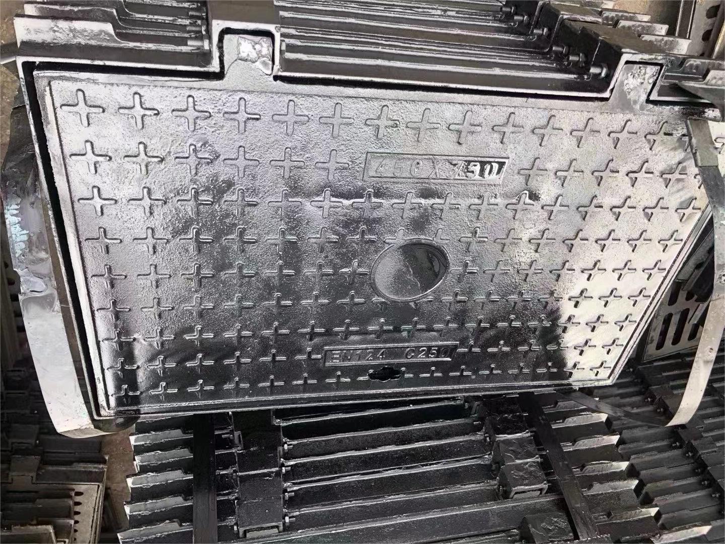 球墨铸铁隐形井盖库存充足